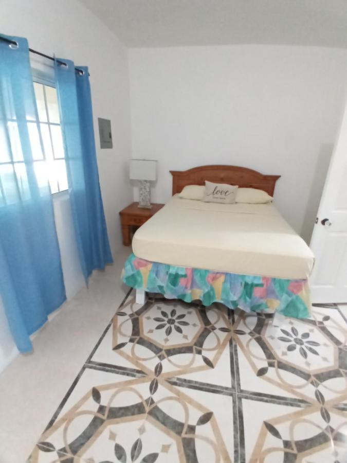 Grace Garden Guesthouse Ocho Rios Esterno foto