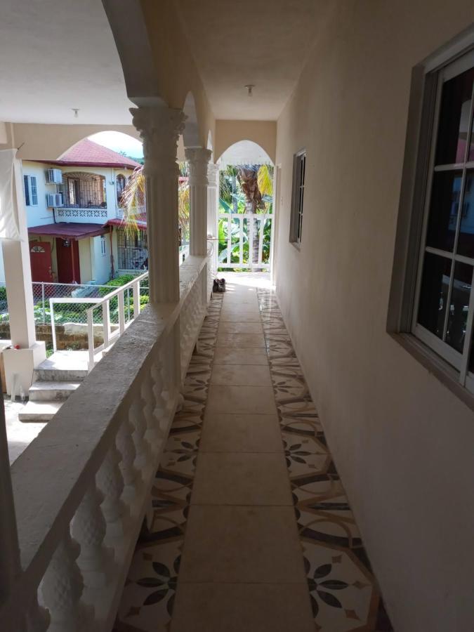 Grace Garden Guesthouse Ocho Rios Esterno foto