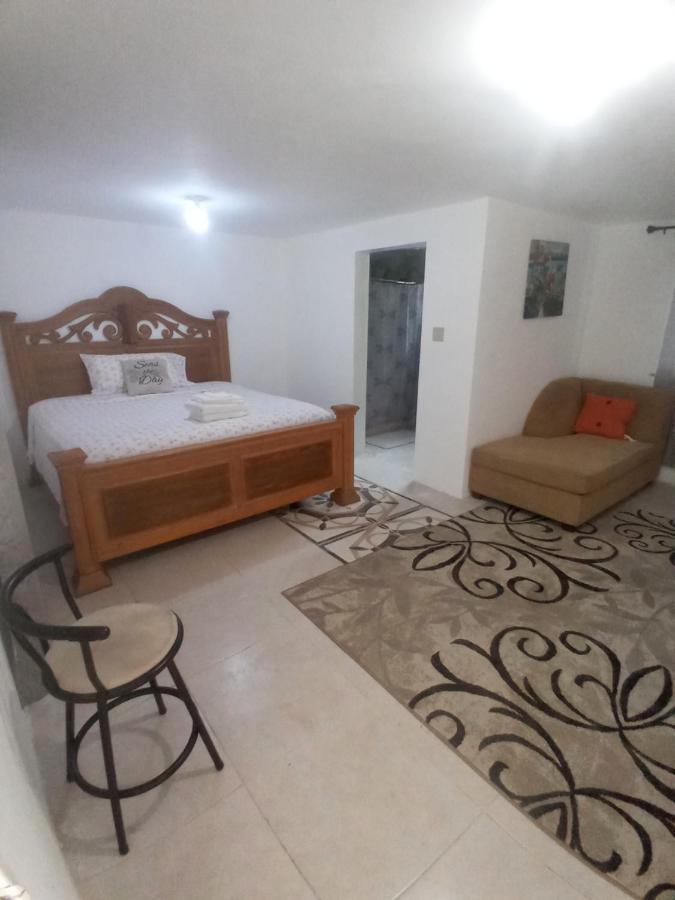 Grace Garden Guesthouse Ocho Rios Esterno foto